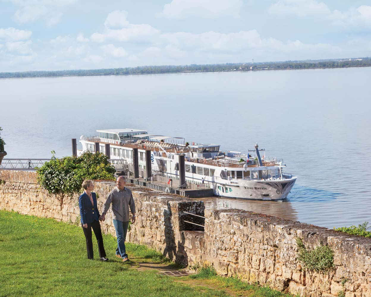CRUCEROS RIVER ROYALE CRUCEROS FRANCIA CRUCEROS BURDEOS CRUCEROS RIOS DE FRANCIA RIVER ROYALE CRUISES CRUCEROS DE LUJO UNIWORLD BORDEAUX GIRONDA GARONA DORDOÑA